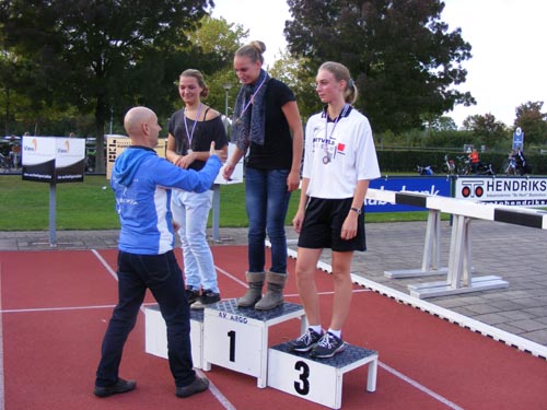 2012_1002_073800